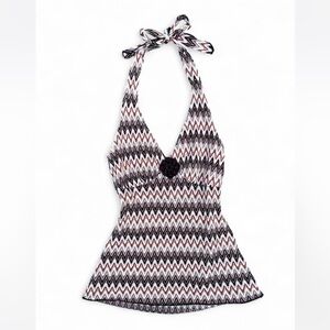 Y2K chevron pattern halter top with tie neck and flower detail